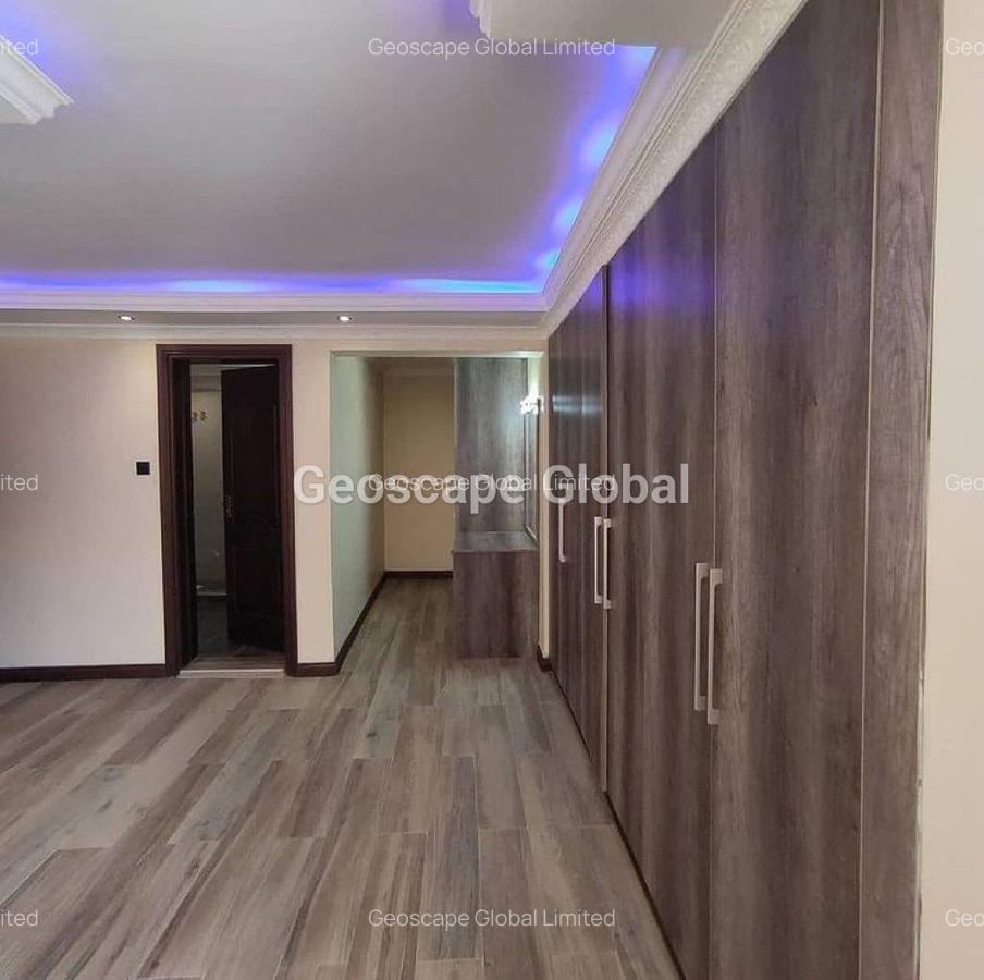 5 Bed Townhouse with En Suite in Lavington - 6