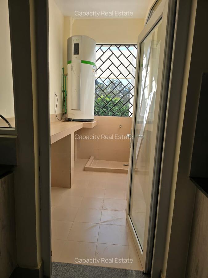 3 Bed Apartment with En Suite in Parklands - 7