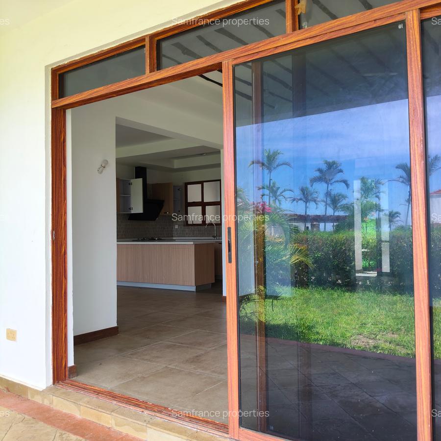 3 Bed Townhouse with En Suite at Sultan Palace - 4