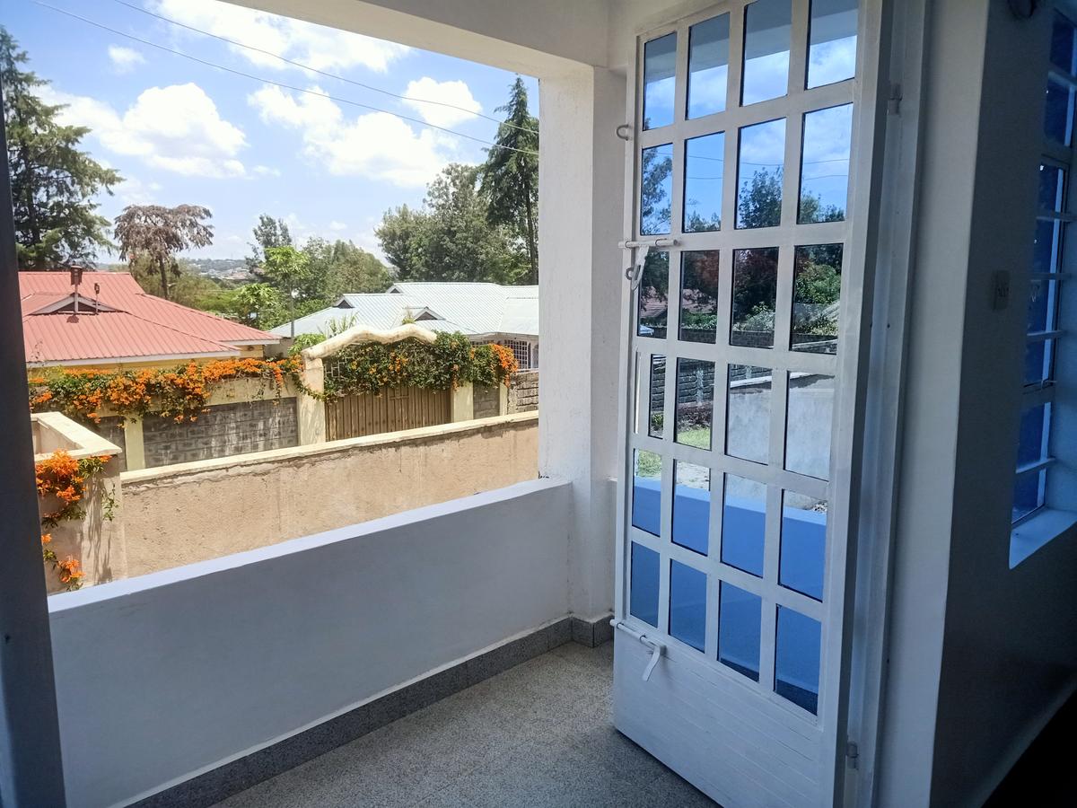 3 Bed House with En Suite at Naroro - 12