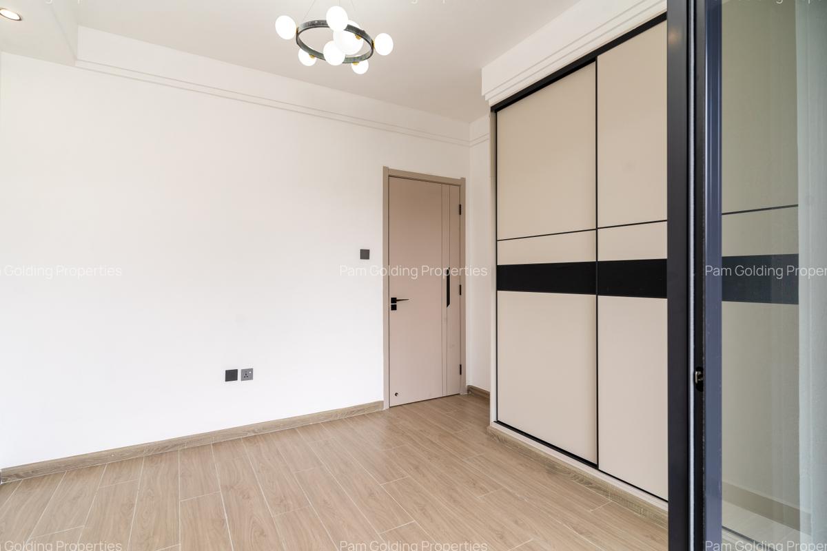 1 Bed Apartment with En Suite at George Padmore Road - 4
