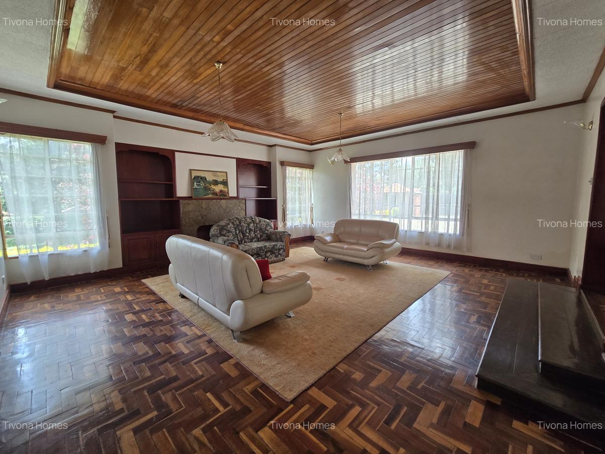 5 Bed House with En Suite in Runda - 3