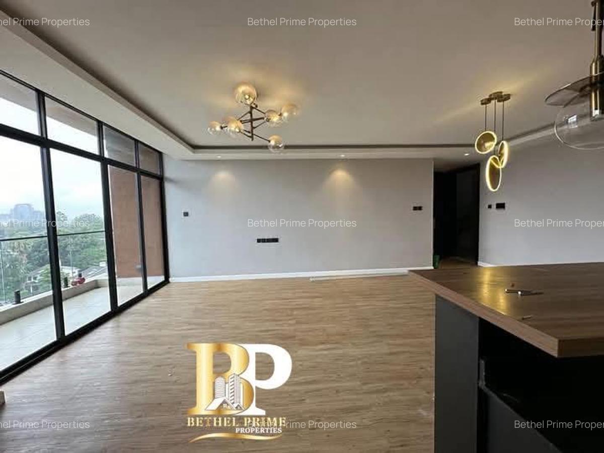 3 Bed Apartment with En Suite in Brookside - 1