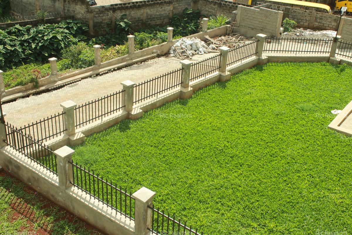 4 Bed Townhouse with En Suite at Banana - Kiambu - 6