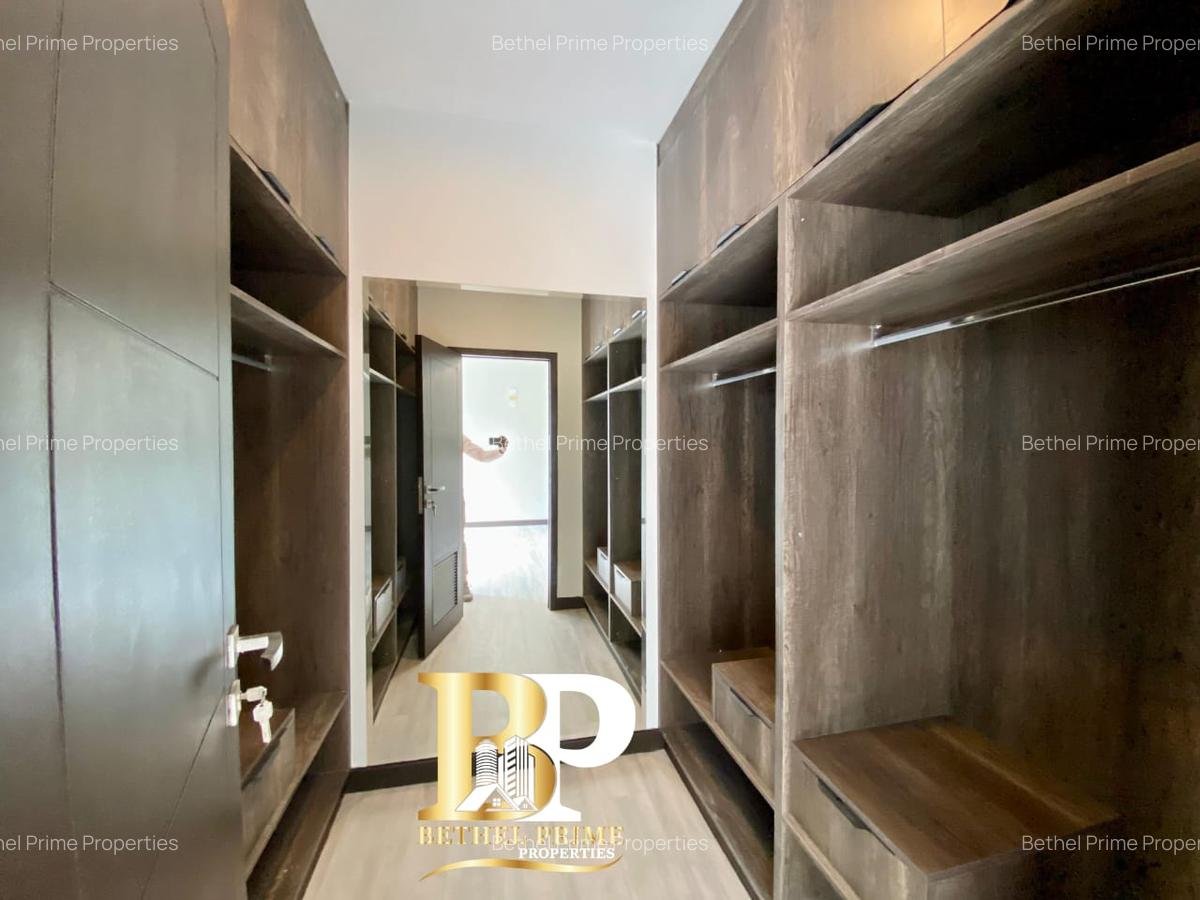 3 Bed Apartment with En Suite in Riverside - 8