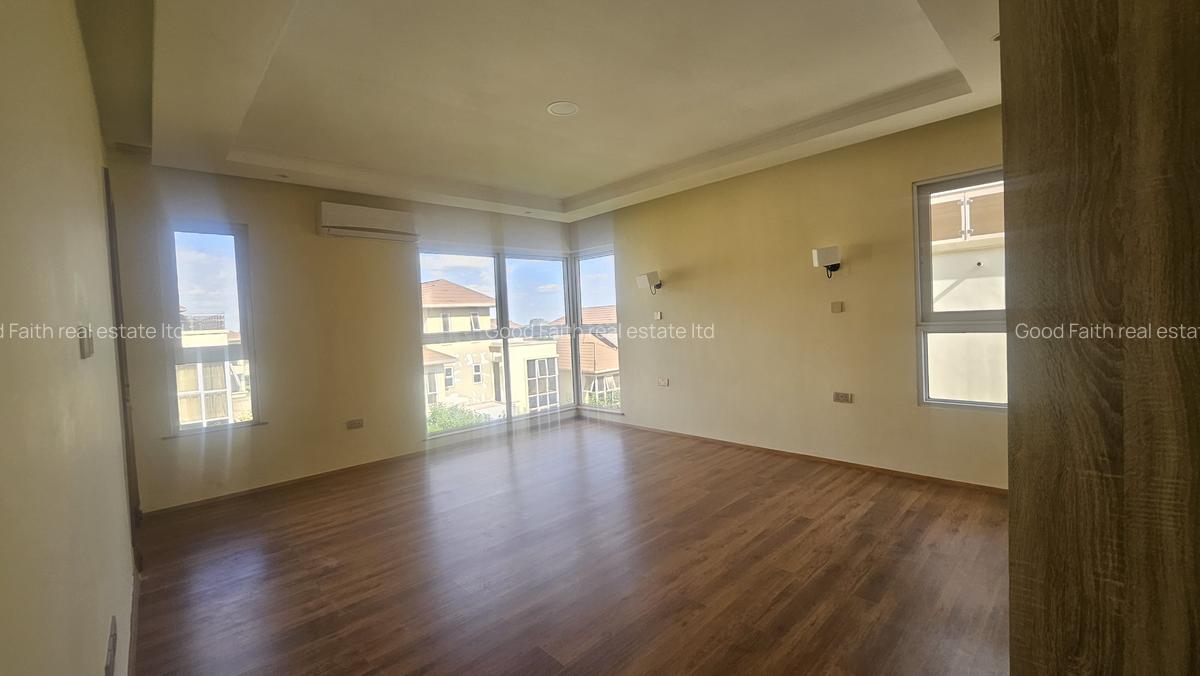 4 Bed Townhouse with En Suite in Runda - 4