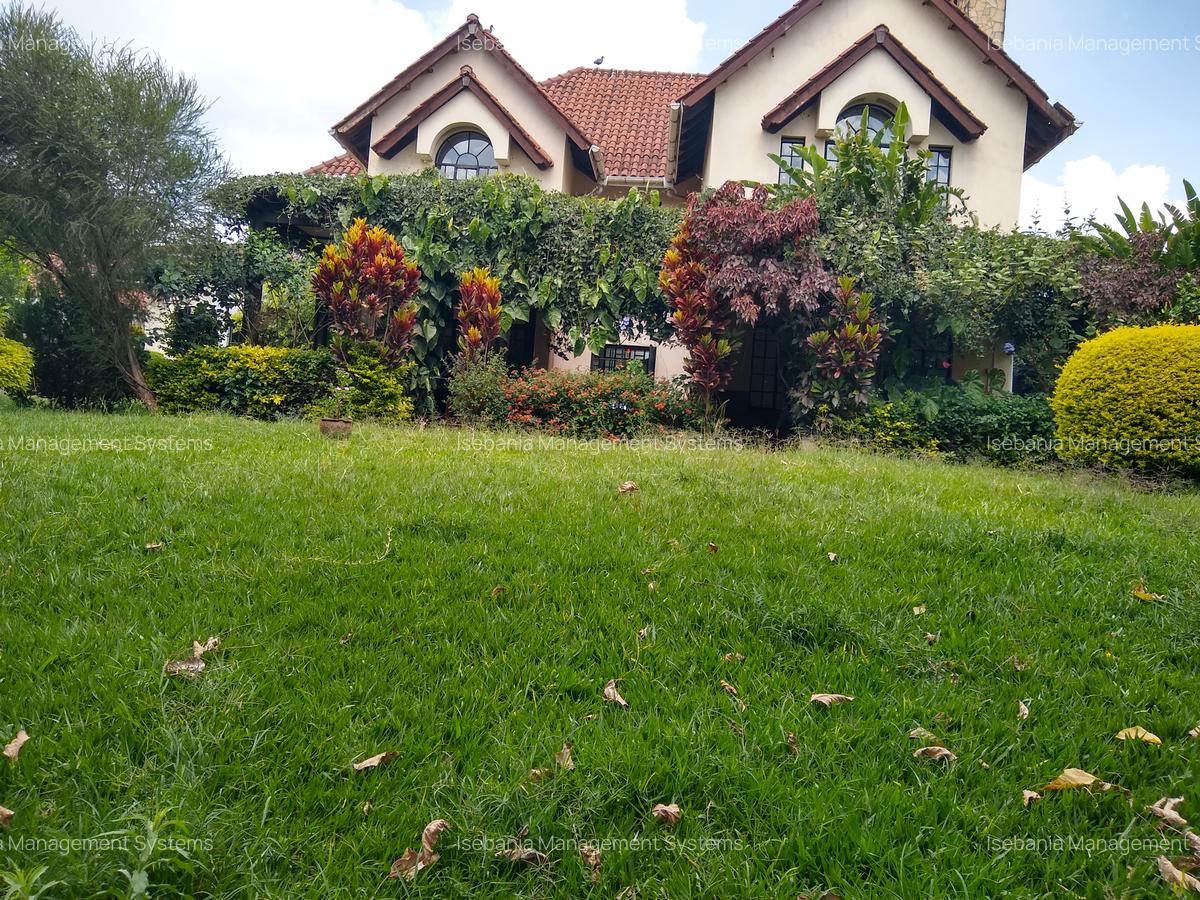 4 Bed House with En Suite at - 2