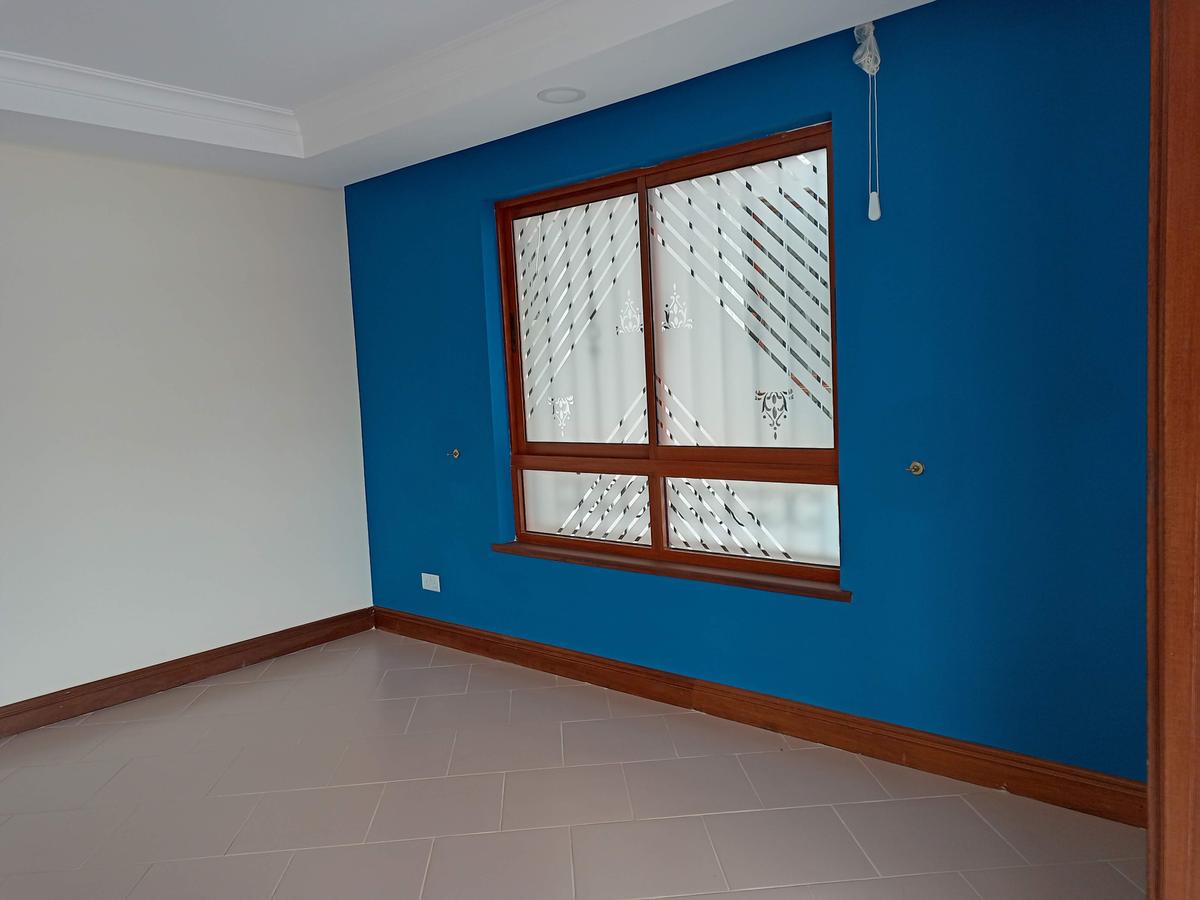 5 Bed House with En Suite at Kyuna - 15