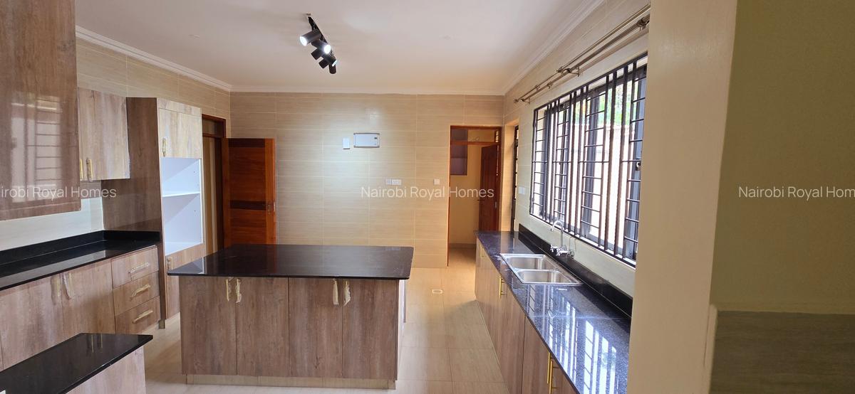 4 Bed Townhouse with En Suite at Lavington James Gichuru - 5