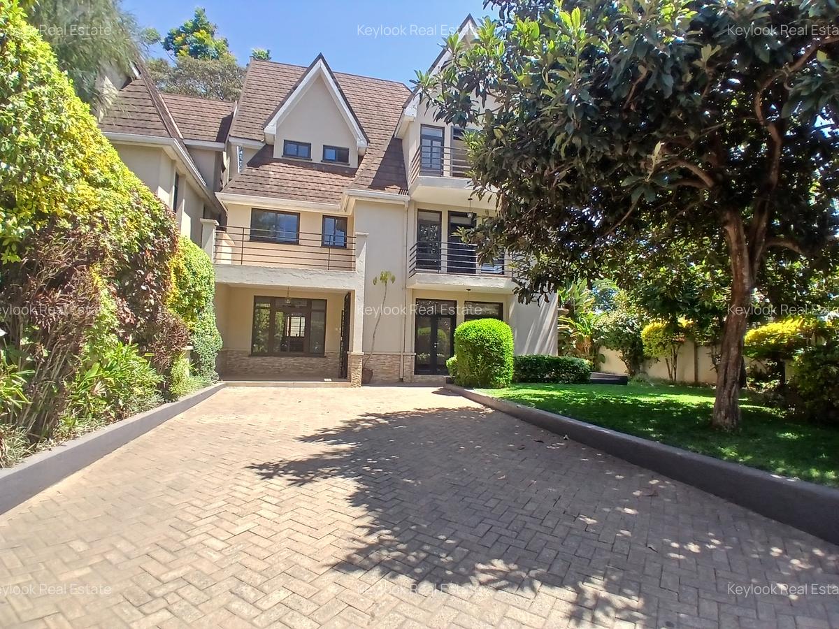 5 Bed Townhouse with En Suite at Lavington Green - 18
