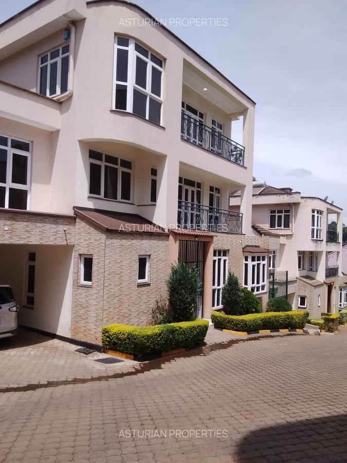 6 Bed Townhouse with En Suite in Lavington - 1