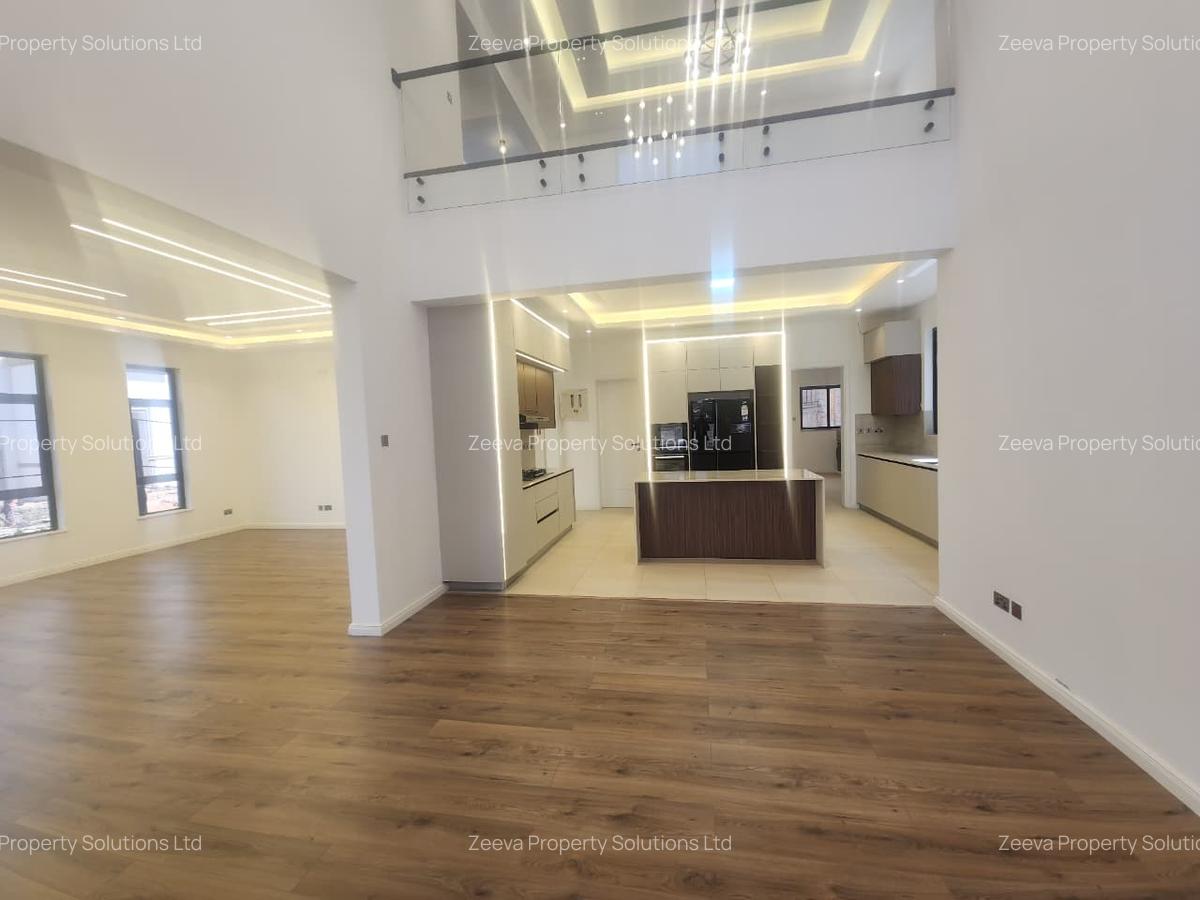 5 Bed House with En Suite in Lavington - 8