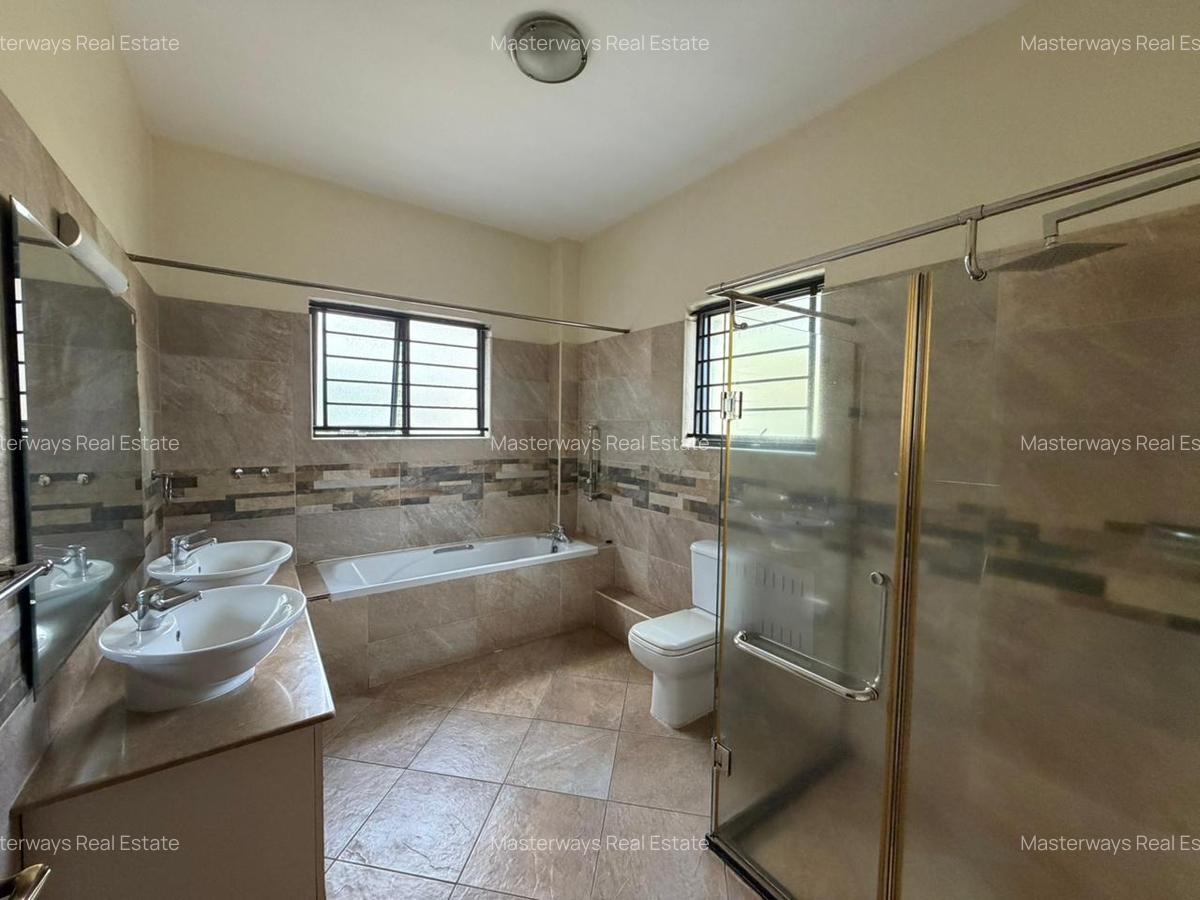 3 Bed Apartment with En Suite in Westlands Area - 10