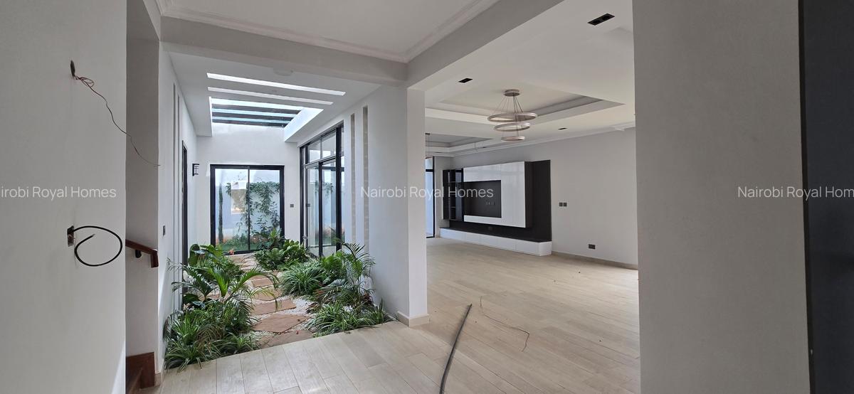 5 Bed Townhouse with En Suite at Lavington Green - 8