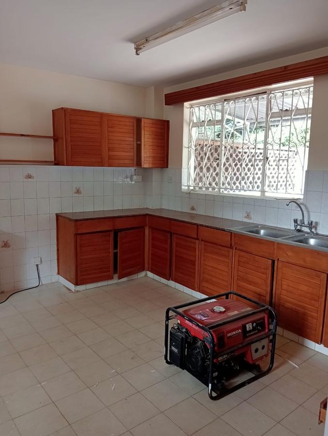 4 Bed House with Garden at Kyuna - 3