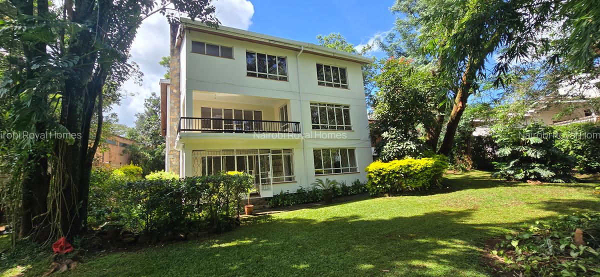 5 Bed House with En Suite at Un Crescent - 9