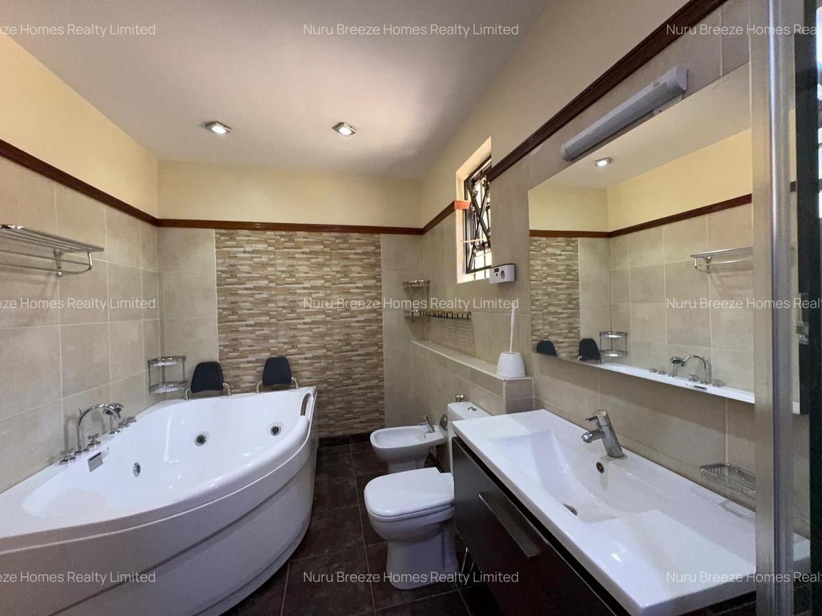5 Bed Townhouse with En Suite in Kileleshwa - 14