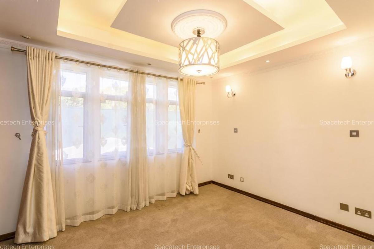 4 Bed House with En Suite in Runda - 10