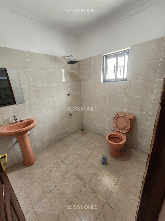 3 Bed House with En Suite at Majaoni - 19