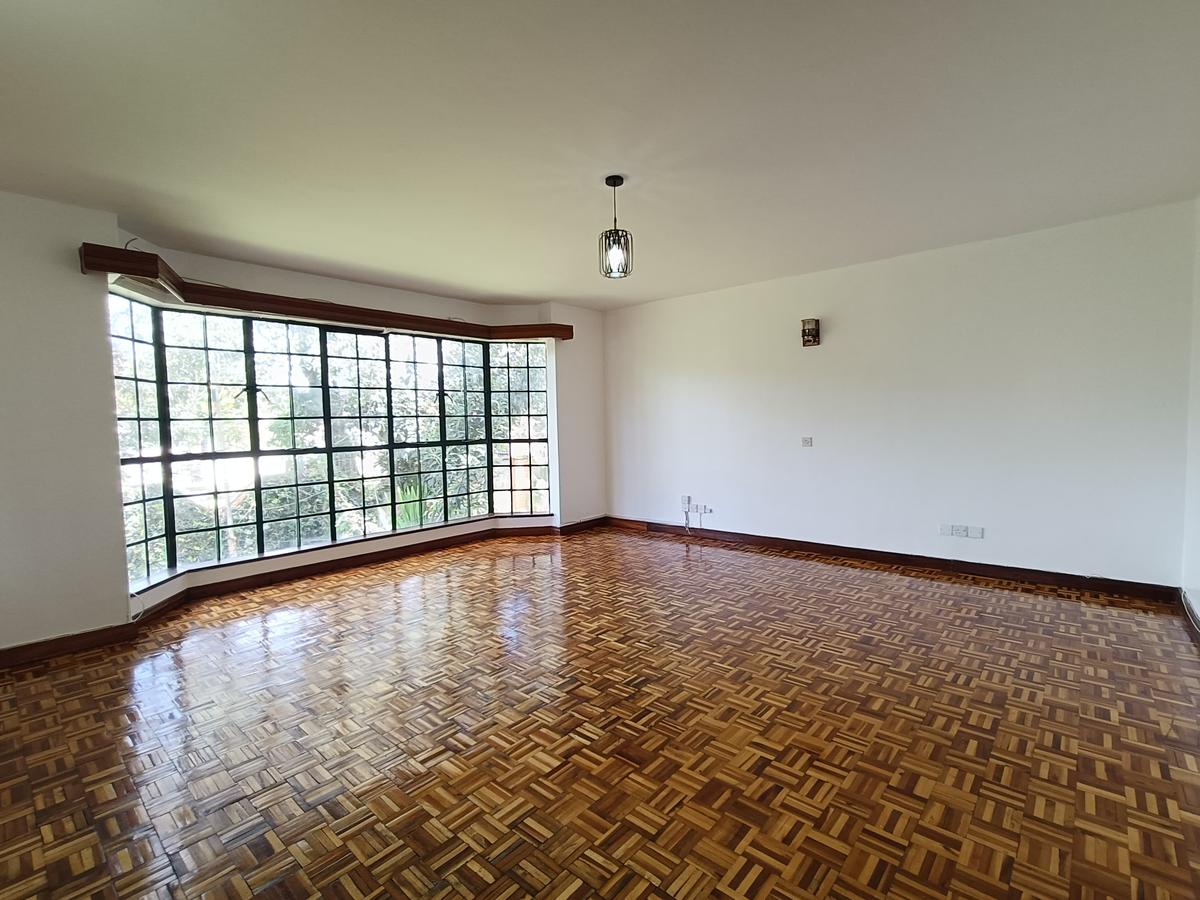 5 Bed Townhouse with En Suite in Spring Valley - 7