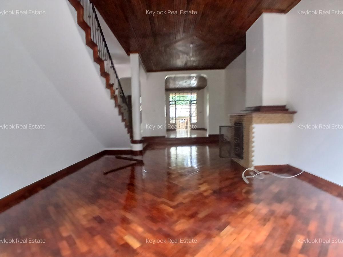 5 Bed Townhouse with En Suite at Lavington - 9