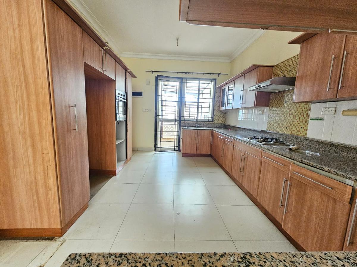 5 Bed House with En Suite in Kyuna - 13