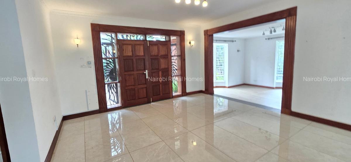 5 Bed Townhouse with En Suite at Rosslyn Lone Tree - 4