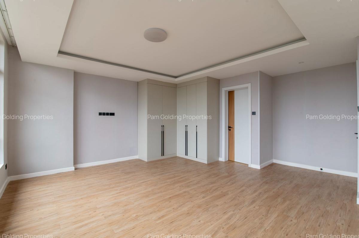 2 Bed Apartment with En Suite in Westlands Area - 9