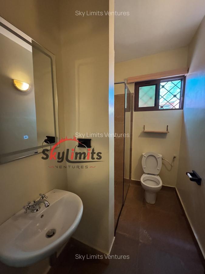 3 Bed House with Garden at Lavington - 9