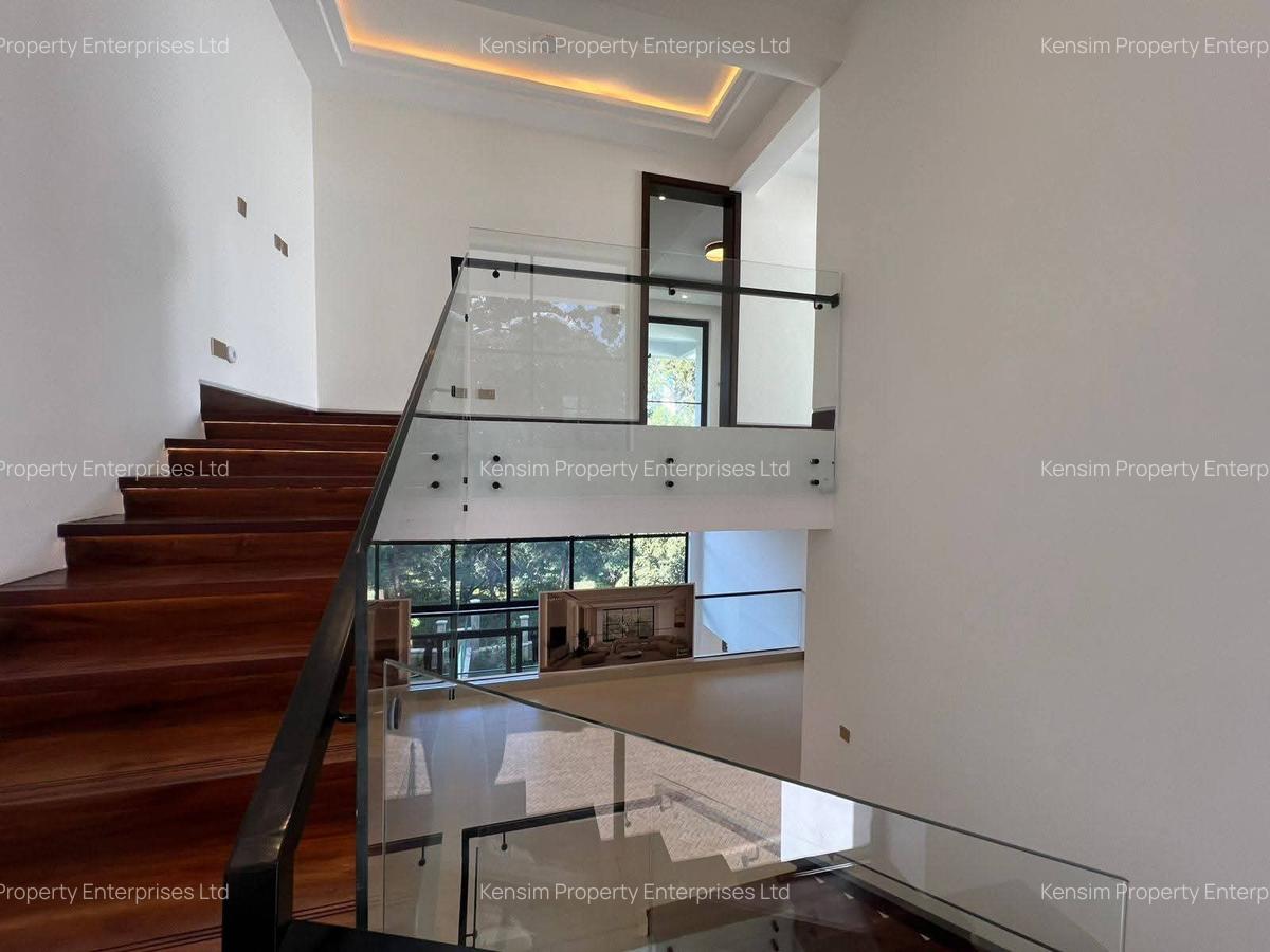 5 Bed Townhouse with En Suite in Spring Valley - 12