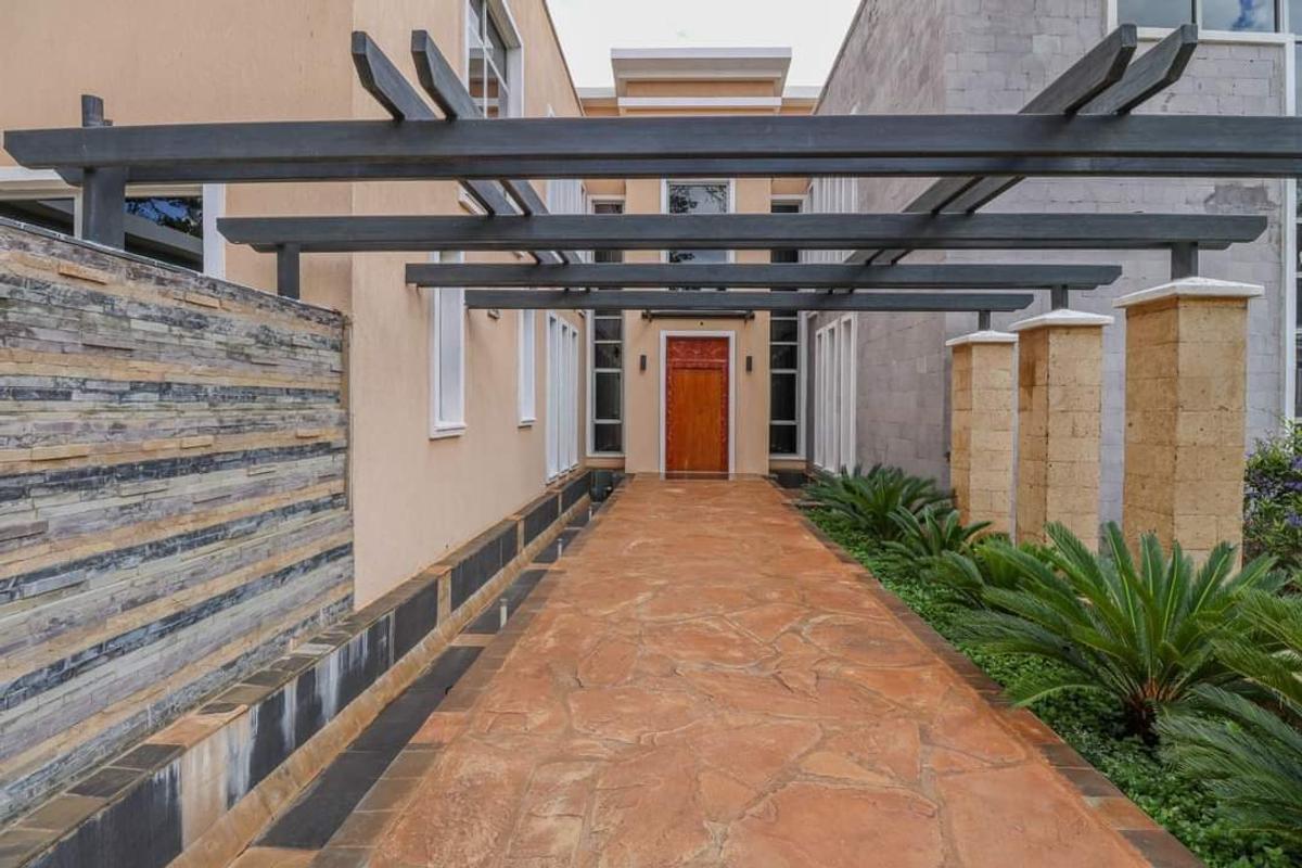 5 Bed Townhouse with En Suite at Karen - 10