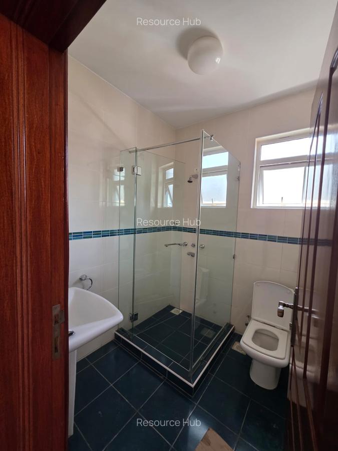 3 Bed Apartment with En Suite at Off Brookside Drive - 13