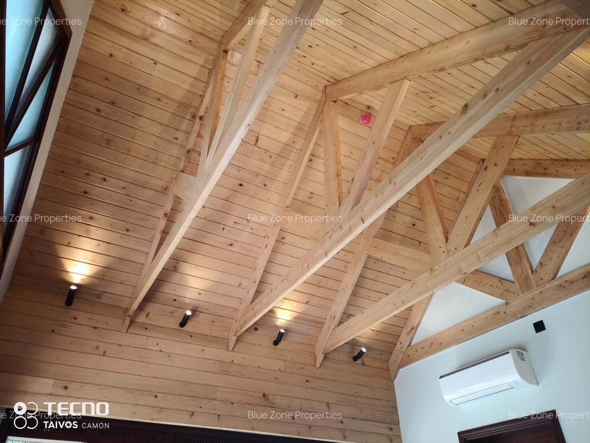 5 Bed House with En Suite at Benin Dr - 19