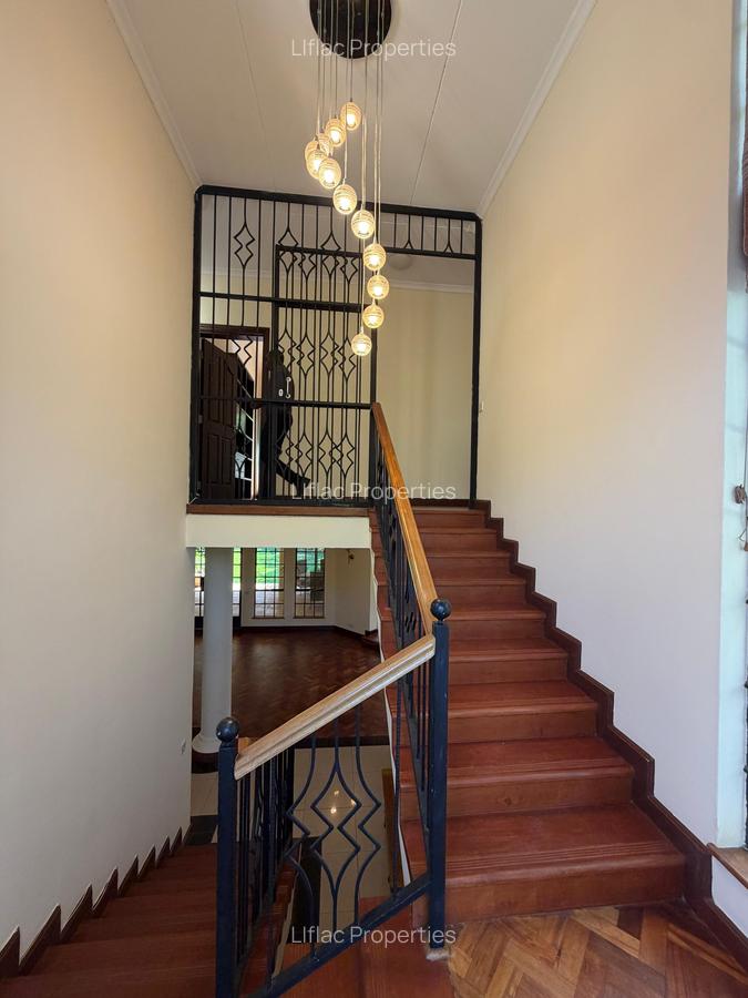 5 Bed Townhouse with En Suite in Runda - 18