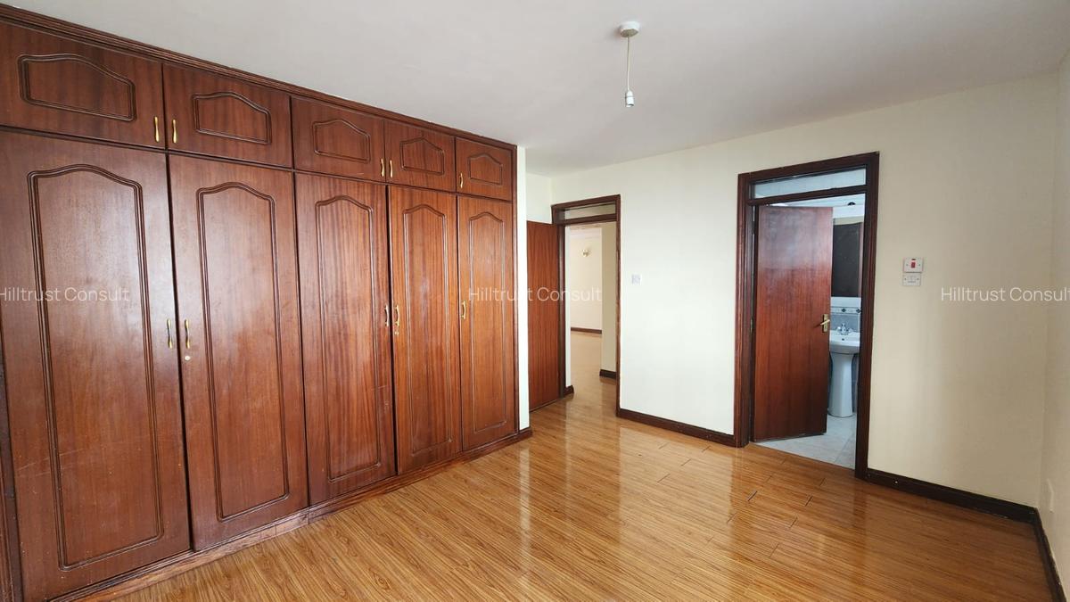 4 Bed Apartment with En Suite in Riverside - 13