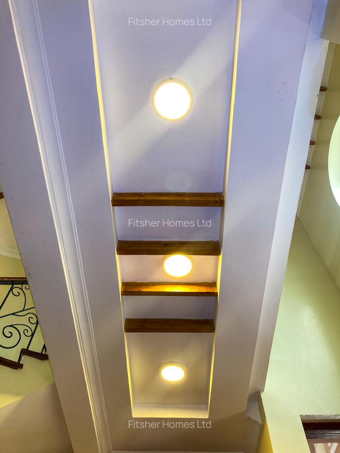 4 Bed House with En Suite in Runda - 17