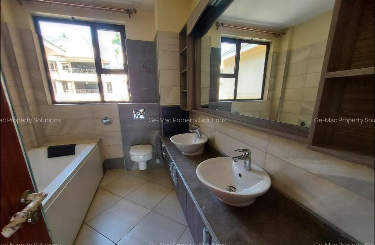 5 Bed House with En Suite in Lavington - 14
