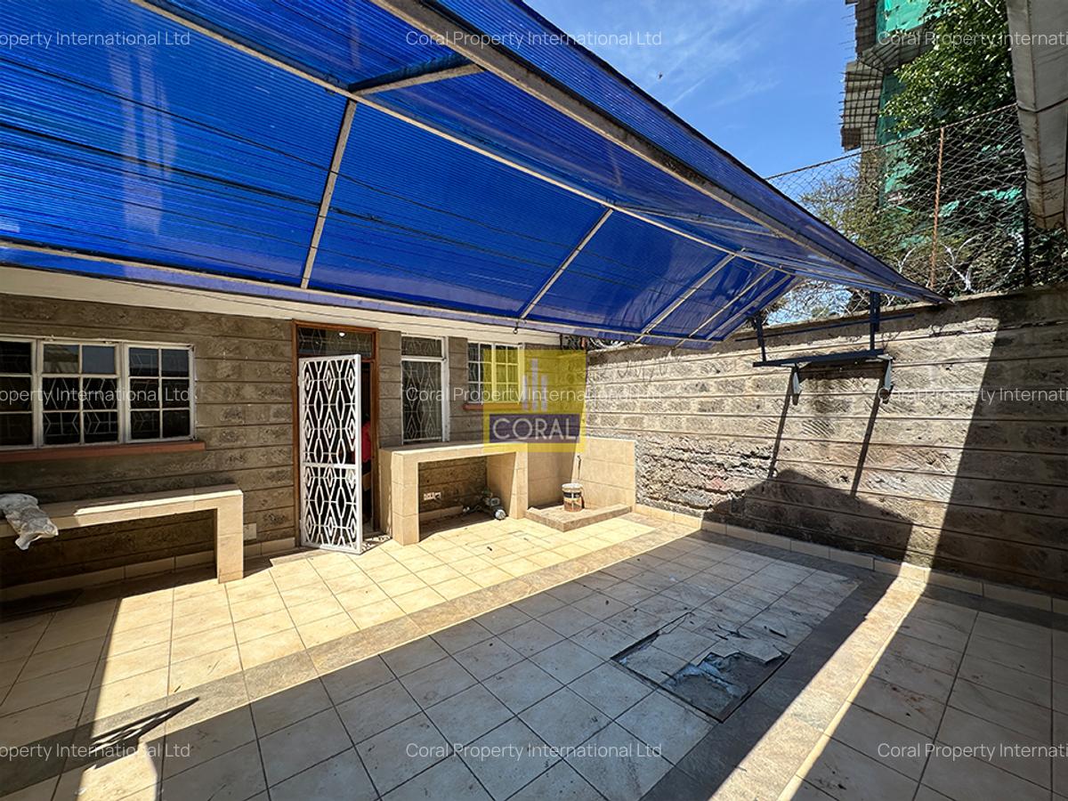 2 Bed Townhouse in Brookside - 9