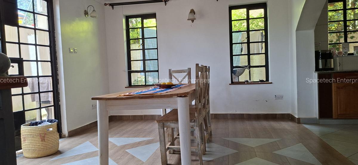 4 Bed Townhouse with En Suite in Kyuna - 6