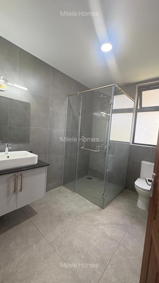 3 Bed Townhouse with En Suite at 4Th Avenue - 8