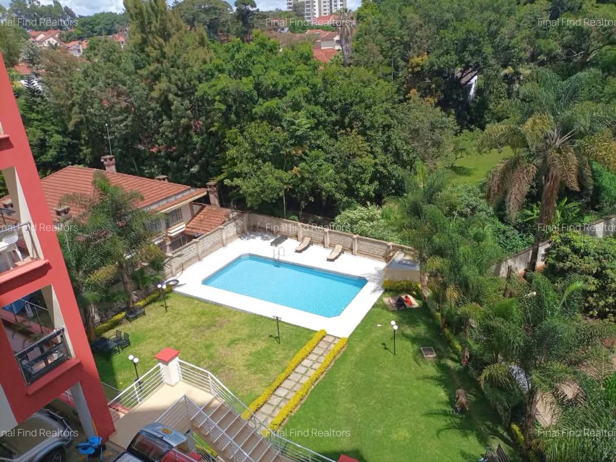 3 Bed Apartment with En Suite in Brookside - 1