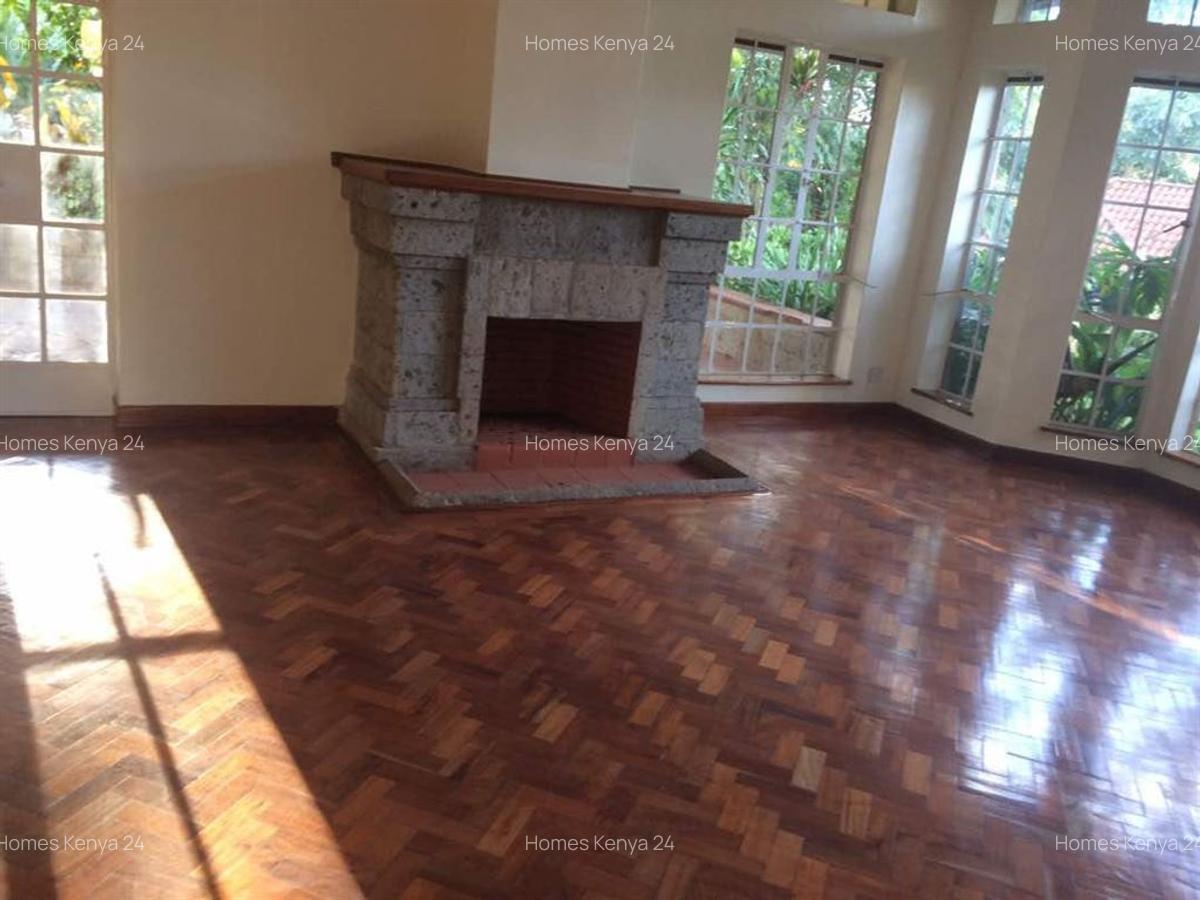 5 Bed House at Rosslyn Lone Tree - 10