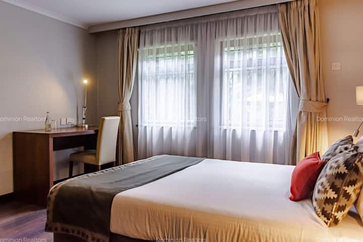 Serviced 1 Bed Apartment with En Suite at Kolobot Drive - 6