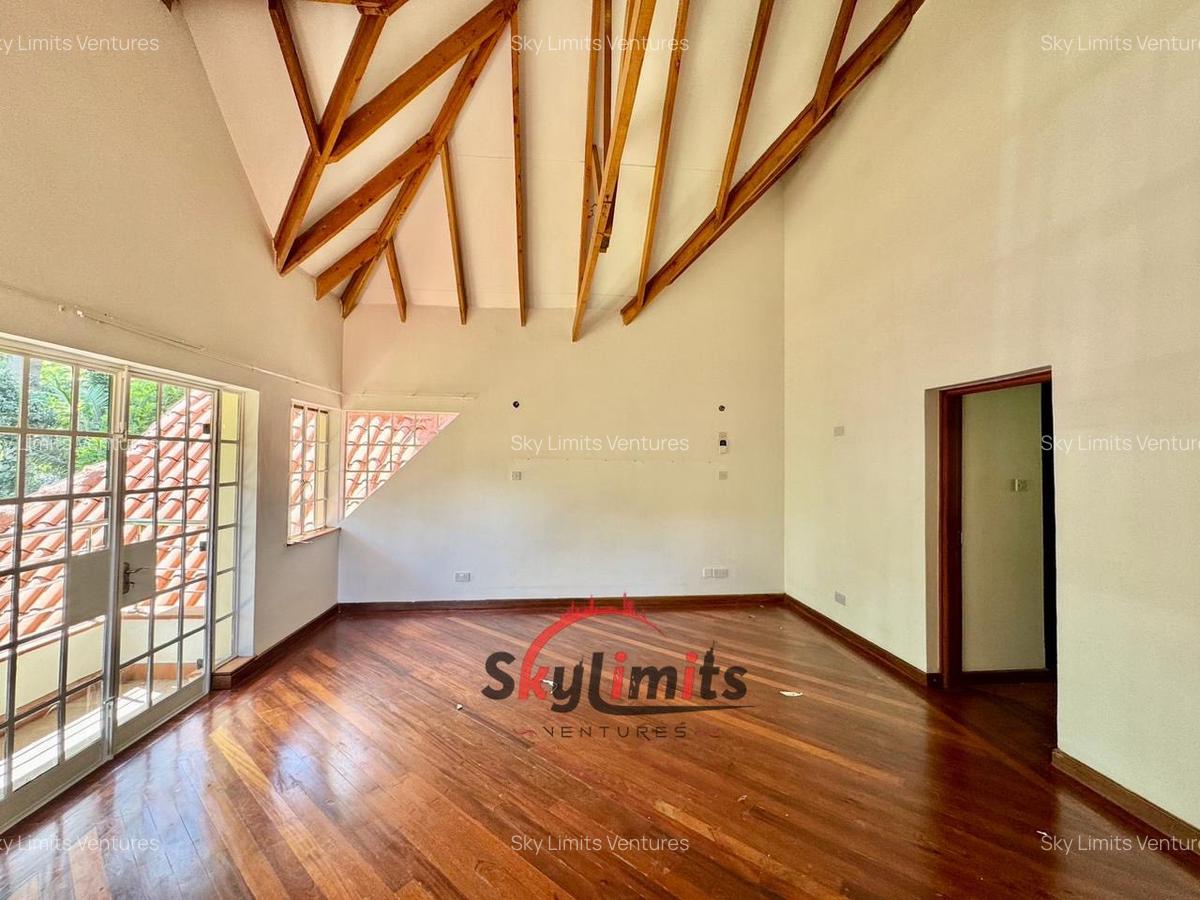 5 Bed Townhouse with En Suite in Rosslyn - 7