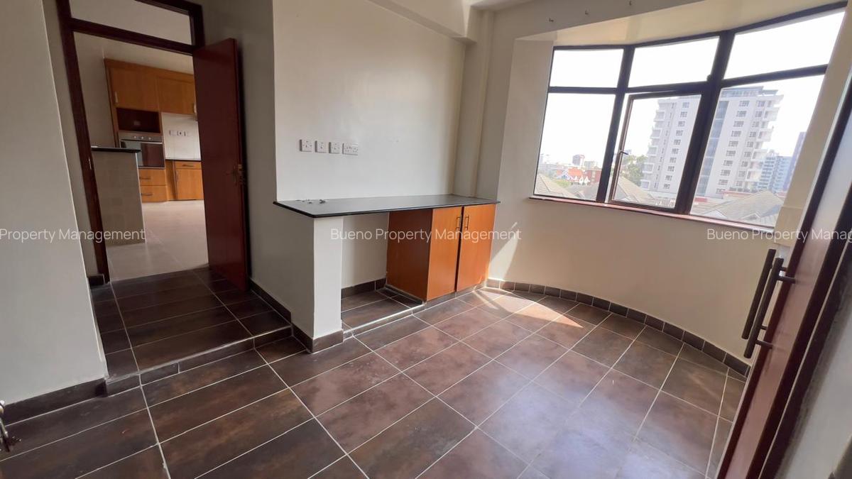 3 Bed Apartment with En Suite in Kilimani - 2
