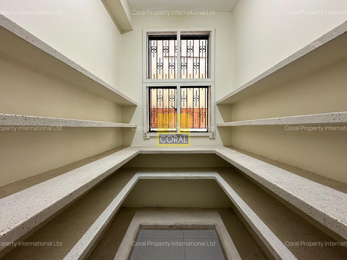 5 Bed Townhouse in Brookside - 5