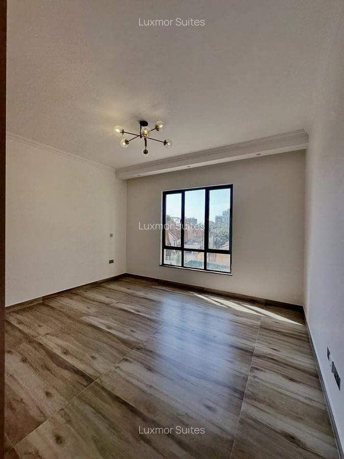 Serviced 2 Bed Apartment with En Suite at Brookside Area - 3