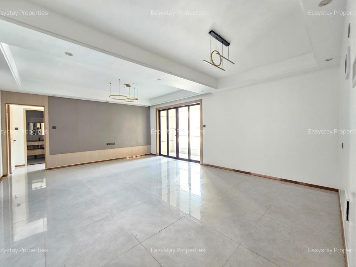 2 Bed Apartment with En Suite in Riverside - 2