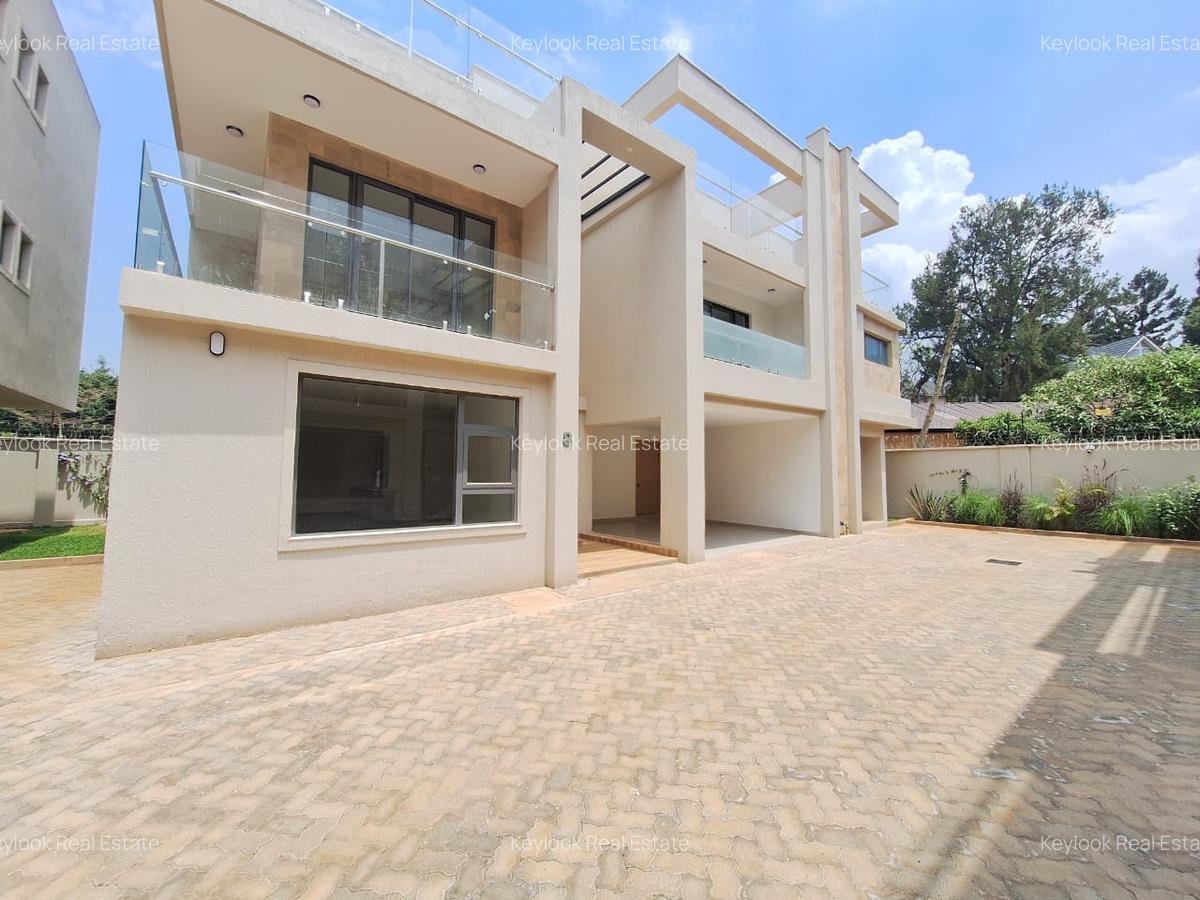 5 Bed Townhouse with En Suite at Lavington - 1