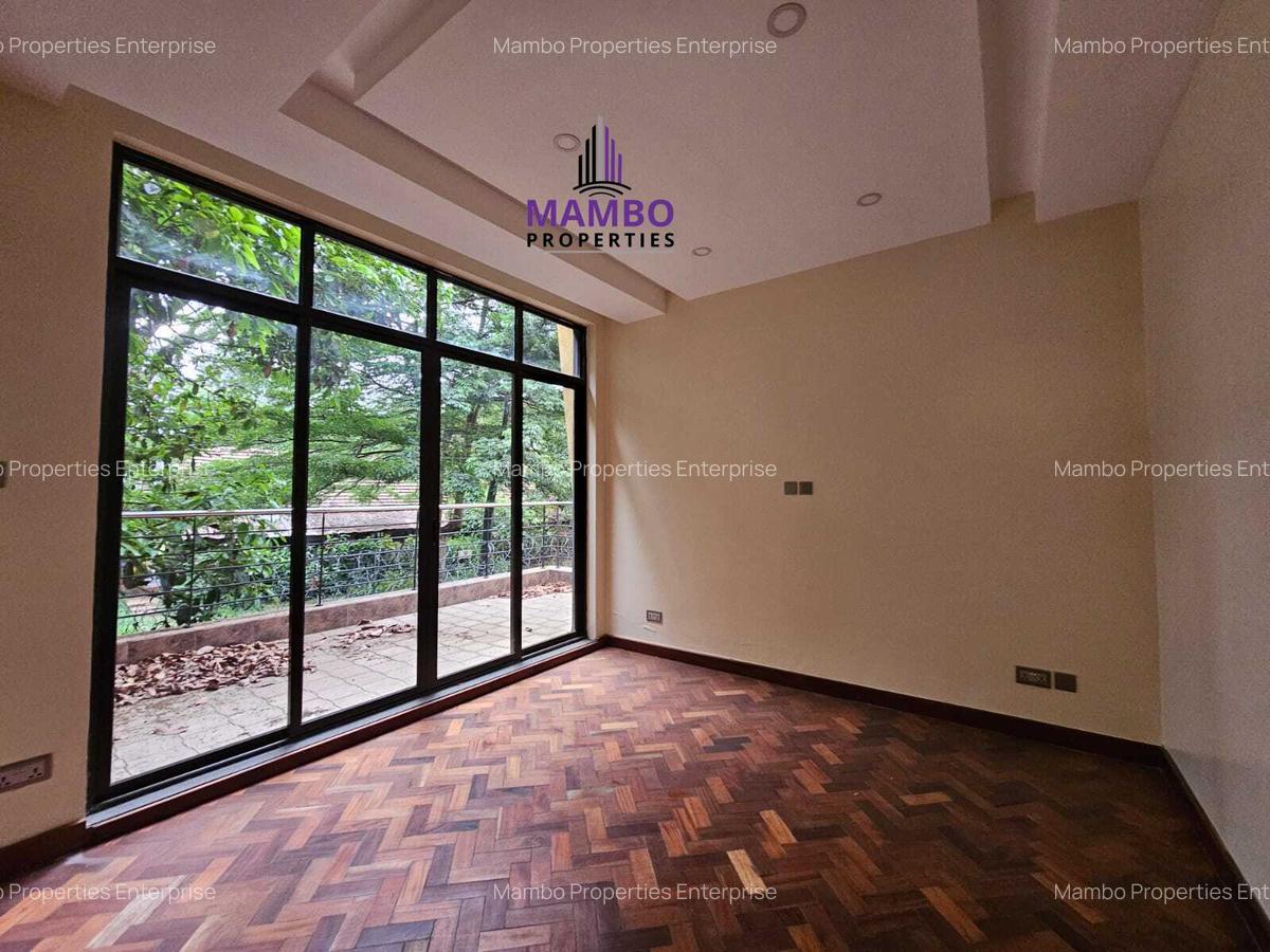 5 Bed Townhouse with En Suite at Lavington - 14